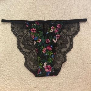 NWOT VICTORIA’S SECRET Very Sexy Lace String Cheekini Panty Tropical